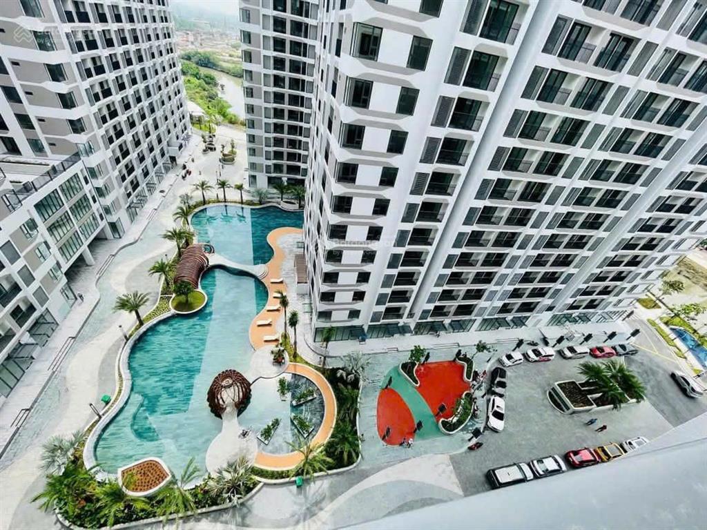 Căn hộ 3pn3wc với 100m2, giá 4,8 tỷ, tầng cao thông thoáng, sổ hồng sẵn tại