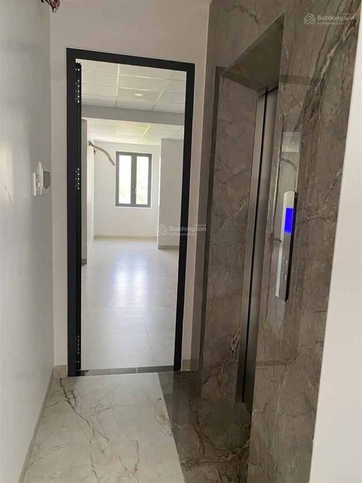 Cho thuê nhà làm văn phòng công ty 4 tầng 330m có thang máy
