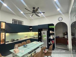 Bán nhà hẻm ô tô 8m đường đỗ xuân hợp, q.9. giá 11,3 tỷ (4,2x18m), 3pn, căn góc  0918 604 *** loan