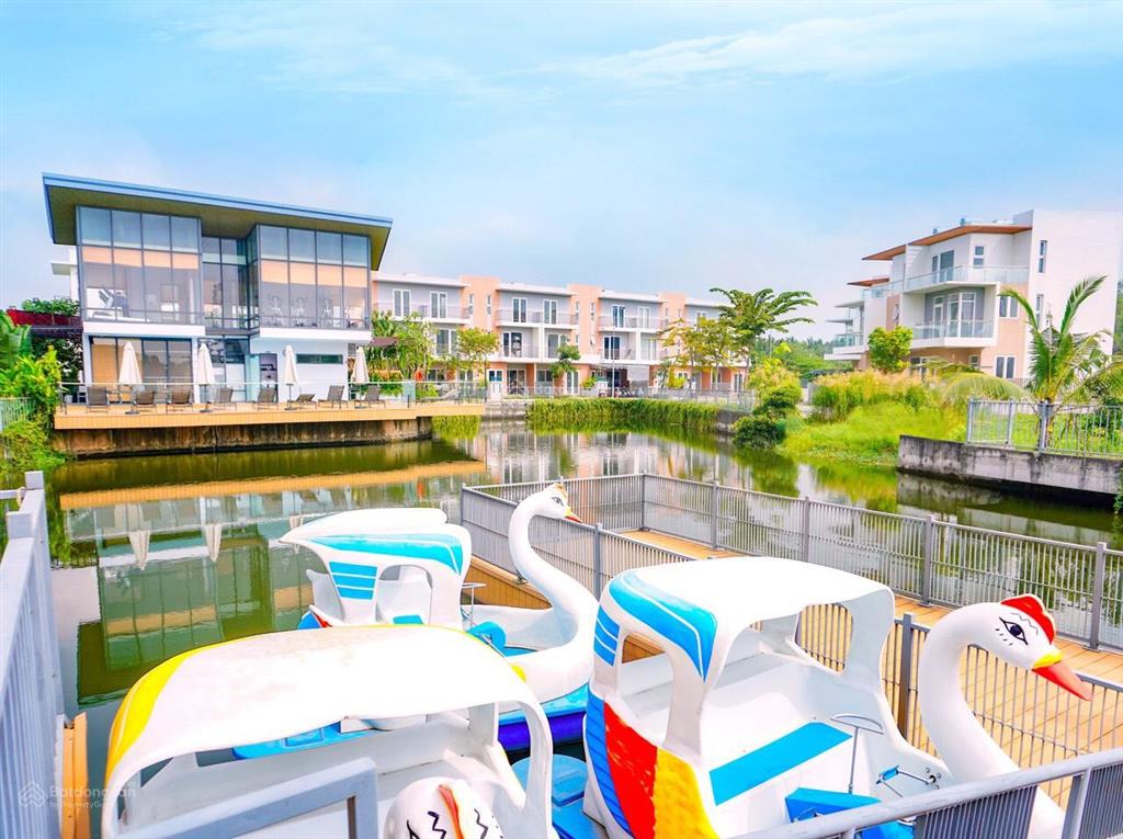 Bán shophouse tại dragon village, 8 tỷ, 105m2, 4pn, 3wc, giá cực chất