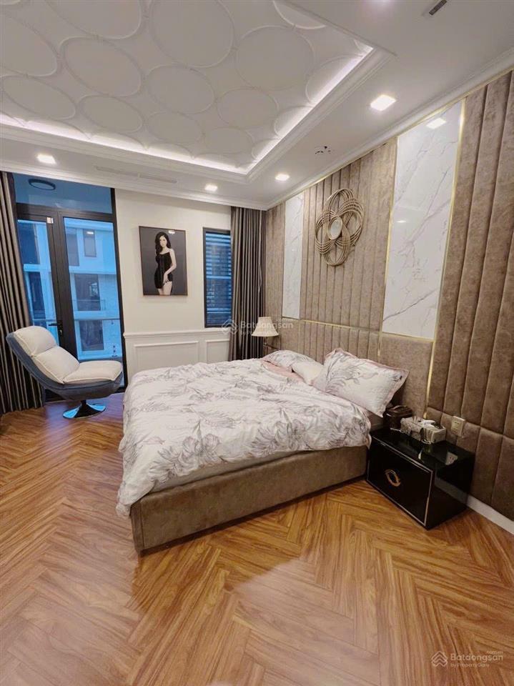 Bán 1 cặp biệt thự đơn lập villa park , ngang 34m dài 20m , 1 trệt 2 lầu , đường 20m. vỉa hè 4m