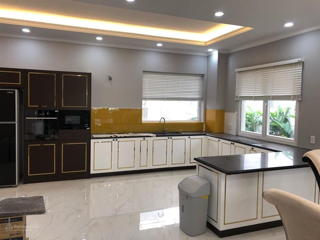 Bán 1 cặp biệt thự đơn lập villa park , ngang 34m dài 20m , 1 trệt 2 lầu , đường 20m. vỉa hè 4m