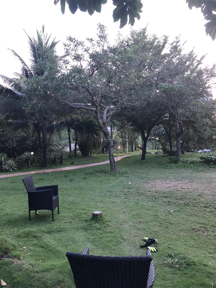Bán 1 cặp biệt thự đơn lập villa park , ngang 34m dài 20m , 1 trệt 2 lầu , đường 20m. vỉa hè 4m