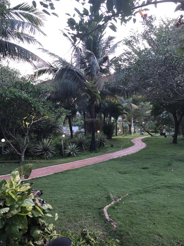 Bán 1 cặp biệt thự đơn lập villa park , ngang 34m dài 20m , 1 trệt 2 lầu , đường 20m. vỉa hè 4m