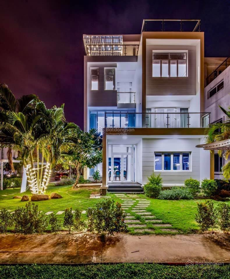 Bán 1 cặp biệt thự đơn lập villa park , ngang 34m dài 20m , 1 trệt 2 lầu , đường 20m. vỉa hè 4m