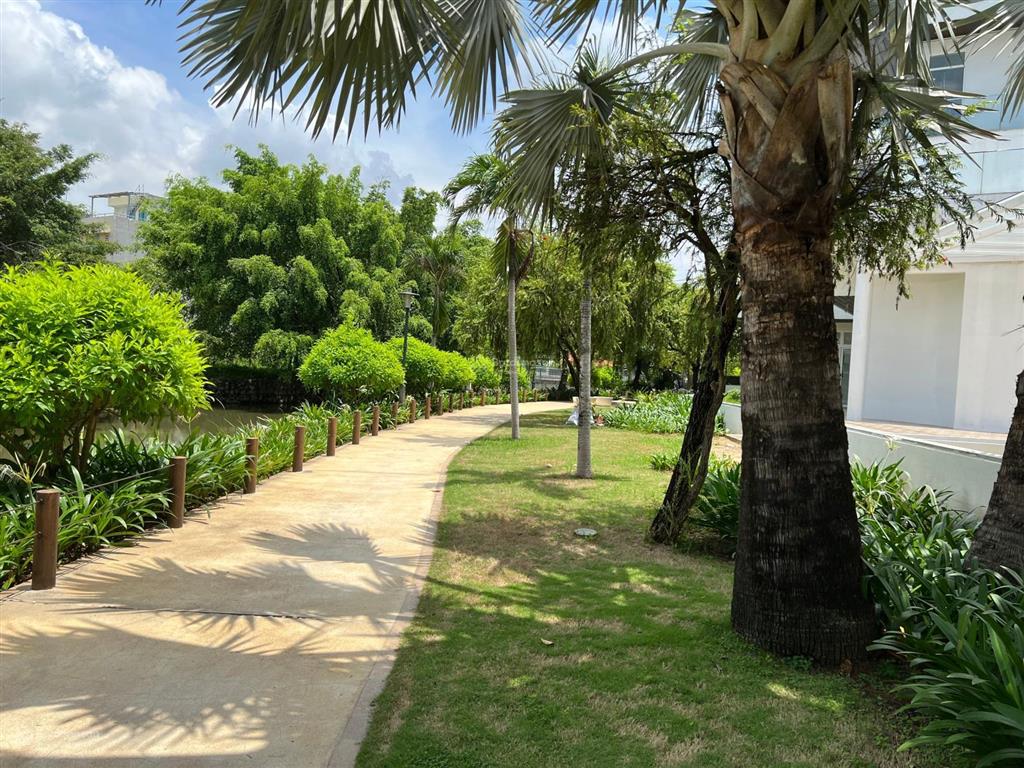 Bán 1 cặp biệt thự đơn lập view 2 mặt sông lucasta khang điền liền kề nhau,mt đường liên phường q9