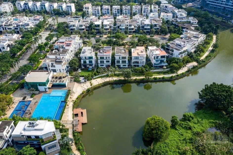 Bán 1 cặp biệt thự đơn lập view 2 mặt sông lucasta khang điền liền kề nhau,mt đường liên phường q9