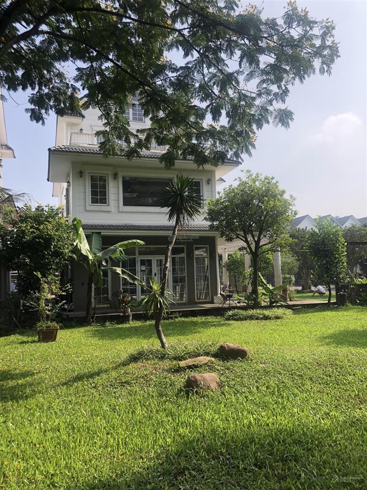 Bán 1 cặp biệt thự đơn lập park riverside 3 mặt tiền đường view sông q9, có hồ bơi riêng, thang máy