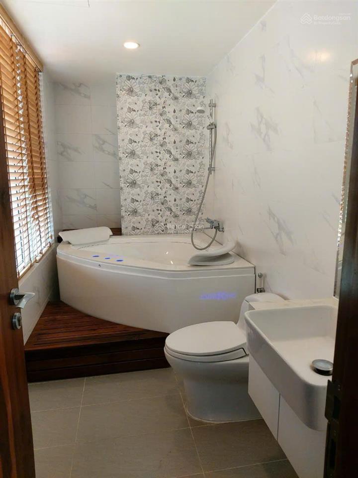 Bán căn hộ 3pn ở leman luxury apartments full nt, 120m2, chỉ 19 tỷ, view quận 1 và cv tao đàn