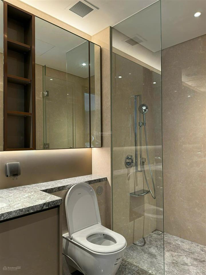 Cho thuê căn hộ 3pn cao cấp the marq, view trực diện quận 1 và sông, có bồn tắm nằm,  0976 940 ***