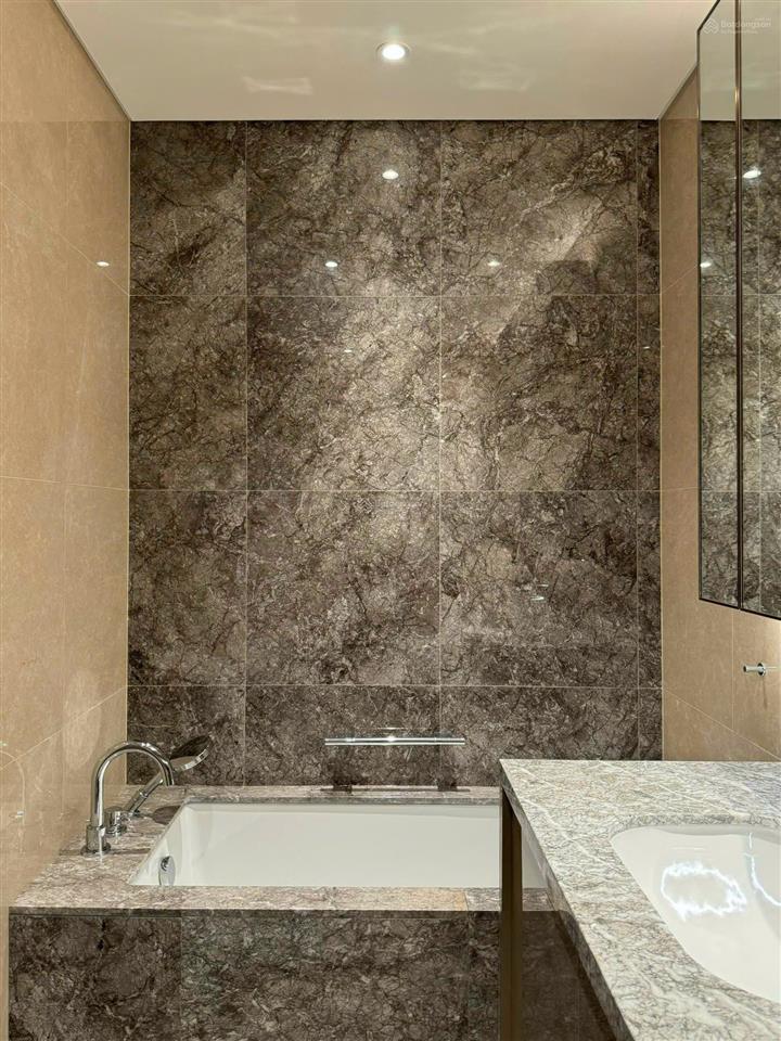 Cho thuê căn hộ 3pn cao cấp the marq, view trực diện quận 1 và sông, có bồn tắm nằm,  0976 940 ***