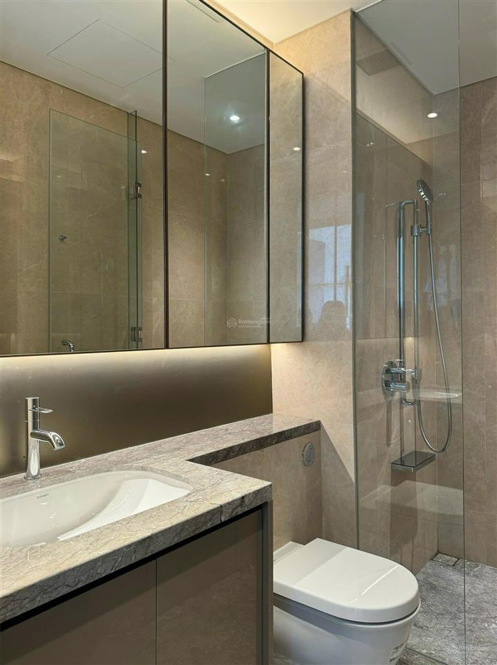 Cho thuê căn hộ 3pn cao cấp the marq, view trực diện quận 1 và sông, có bồn tắm nằm,  0976 940 ***