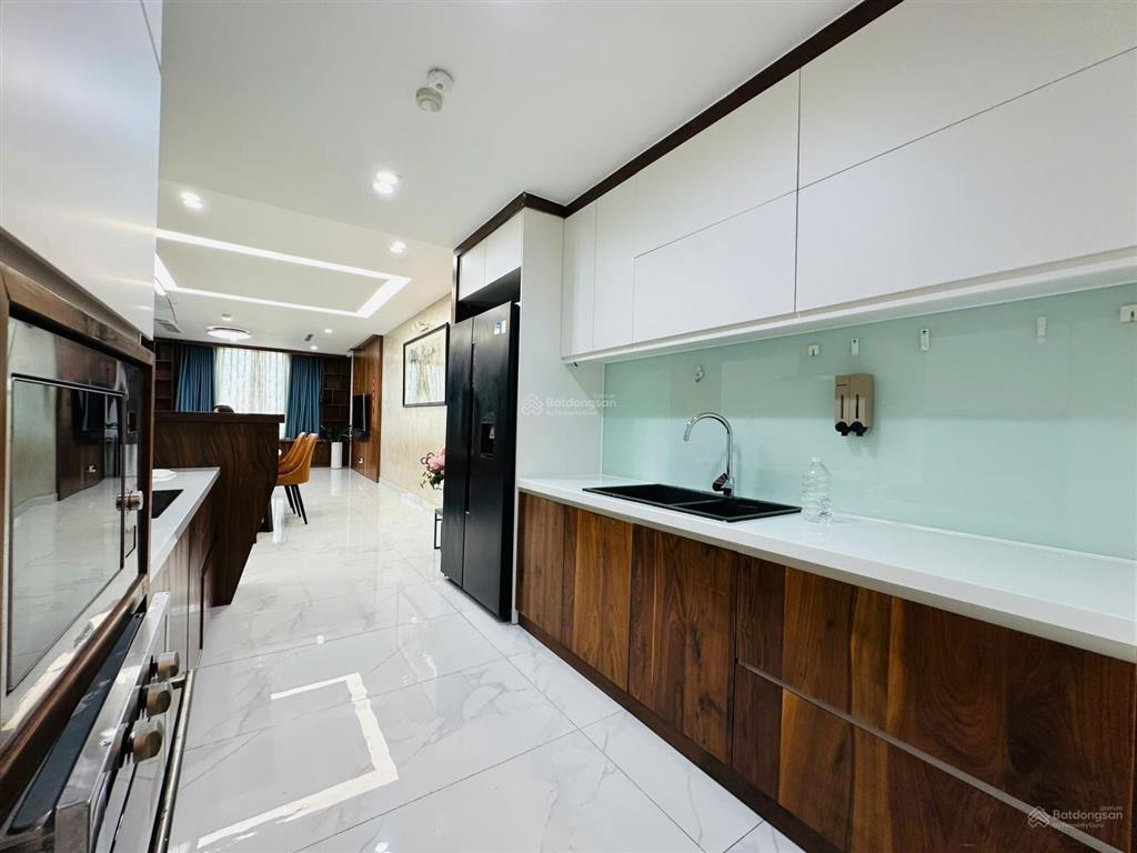 Cho thuê căn hộ view bitexco, tòa nhà leman luxury, quận 3 (cũ), chỉ 10 phút đi bộ ra cv tao dan
