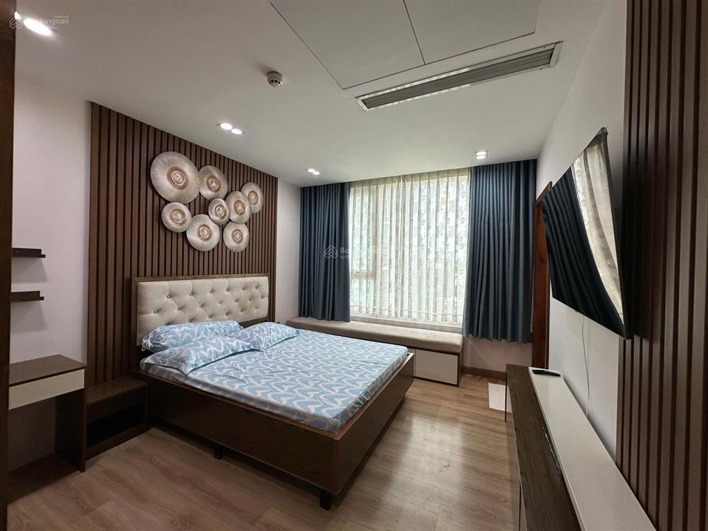 Cho thuê căn hộ view bitexco, tòa nhà leman luxury, quận 3 (cũ), chỉ 10 phút đi bộ ra cv tao dan