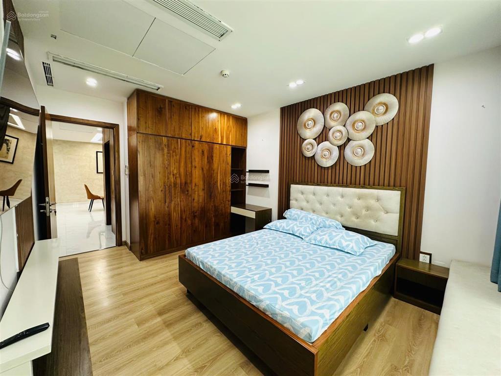 Cho thuê căn hộ view bitexco, tòa nhà leman luxury, quận 3 (cũ), chỉ 10 phút đi bộ ra cv tao dan