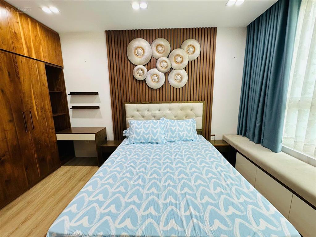 Cho thuê căn hộ view bitexco, tòa nhà leman luxury, quận 3 (cũ), chỉ 10 phút đi bộ ra cv tao dan