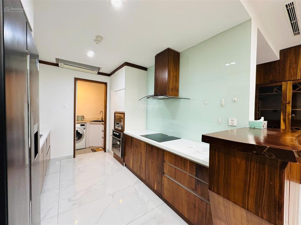 Cho thuê căn hộ view bitexco, tòa nhà leman luxury, quận 3 (cũ), chỉ 10 phút đi bộ ra cv tao dan