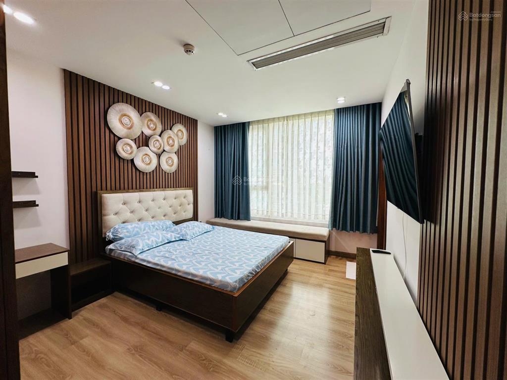 Cho thuê căn hộ view bitexco, tòa nhà leman luxury, quận 3 (cũ), chỉ 10 phút đi bộ ra cv tao dan