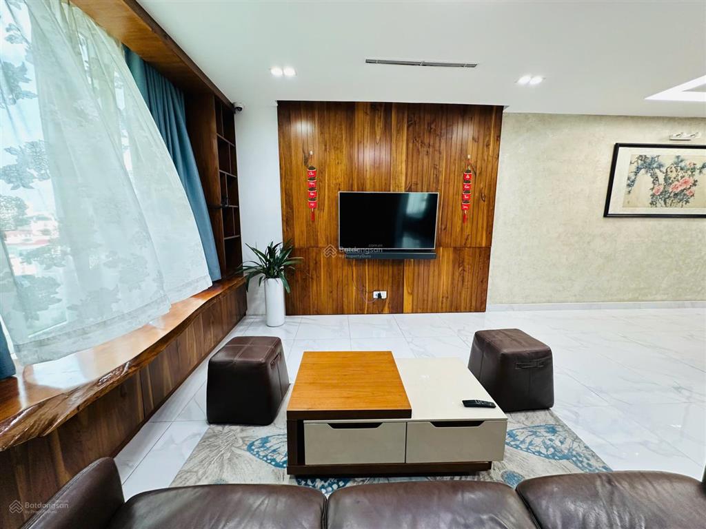Cho thuê căn hộ view bitexco, tòa nhà leman luxury, quận 3 (cũ), chỉ 10 phút đi bộ ra cv tao dan