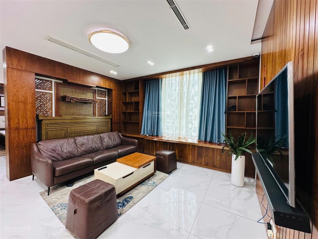 Cho thuê căn hộ view bitexco, tòa nhà leman luxury, quận 3 (cũ), chỉ 10 phút đi bộ ra cv tao dan