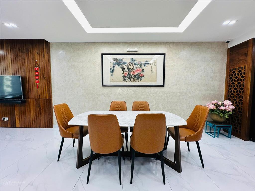 Cho thuê căn hộ view bitexco, tòa nhà leman luxury, quận 3 (cũ), chỉ 10 phút đi bộ ra cv tao dan