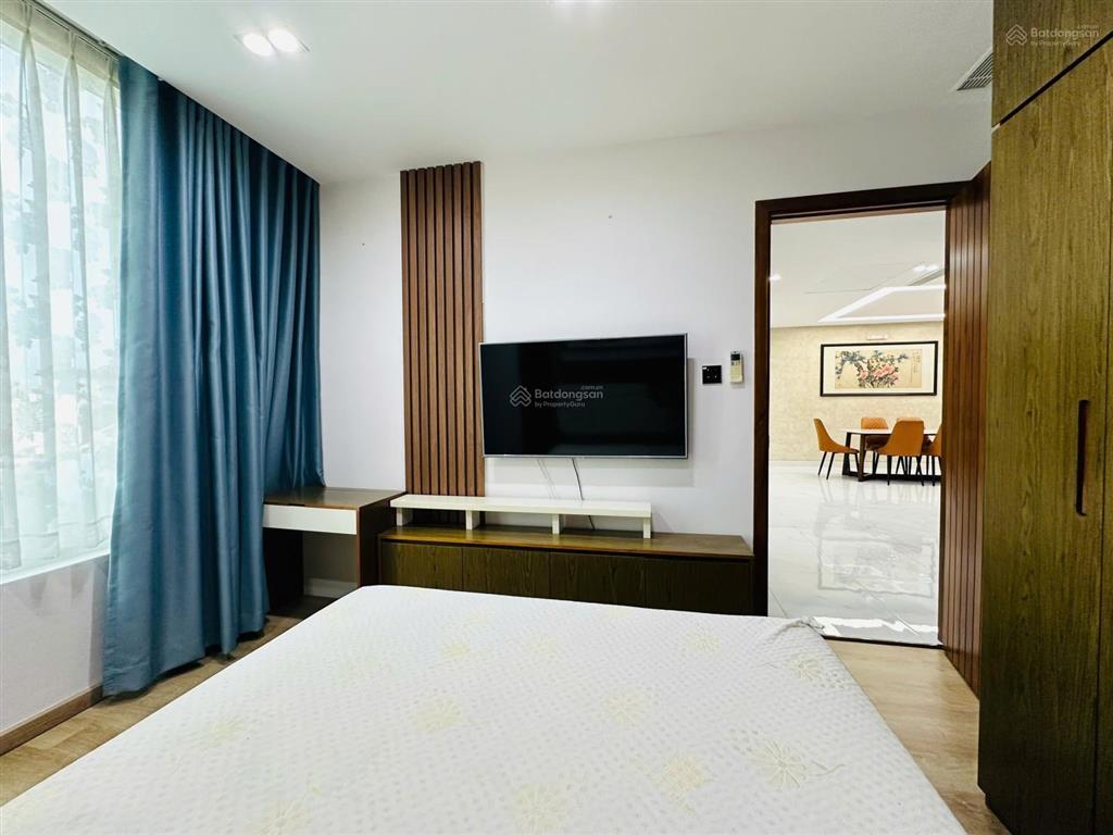 Cho thuê căn hộ view bitexco, tòa nhà leman luxury, quận 3 (cũ), chỉ 10 phút đi bộ ra cv tao dan