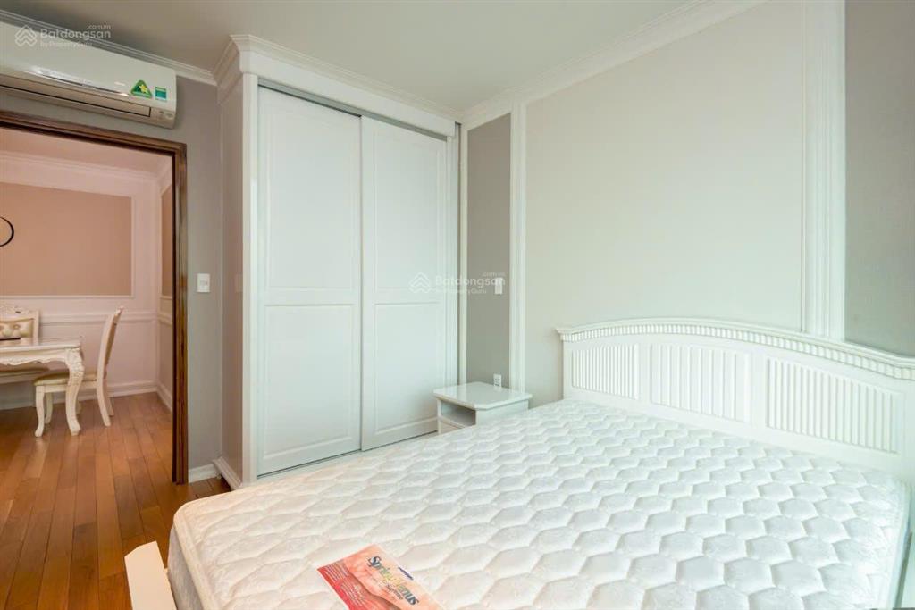 Cho thuê căn hộ view trực diện chợ bến thành và bitexco quận 1, chỉ 30tr/tháng.  0976 940 ***
