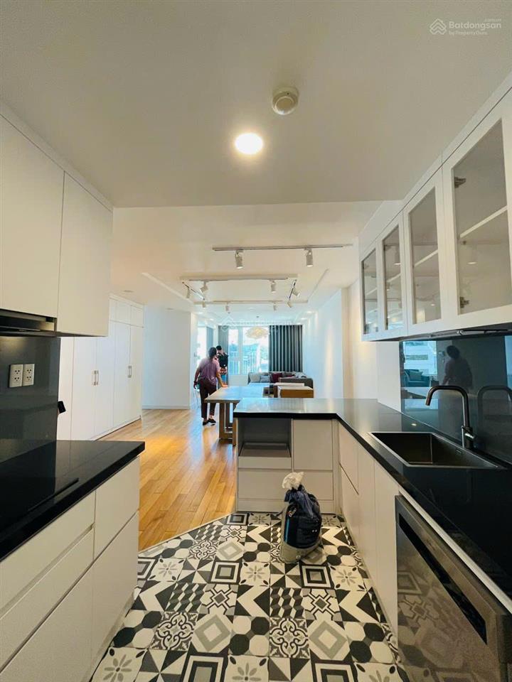 Bán căn hộ léman, quận 3( cũ), tặng 2 chỗ đậu xe 50 năm, 19.5 tỷ, 3pn, 120m², view trung tâm quận 1