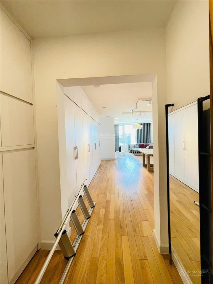 Bán căn hộ léman, quận 3( cũ), tặng 2 chỗ đậu xe 50 năm, 19.5 tỷ, 3pn, 120m², view trung tâm quận 1
