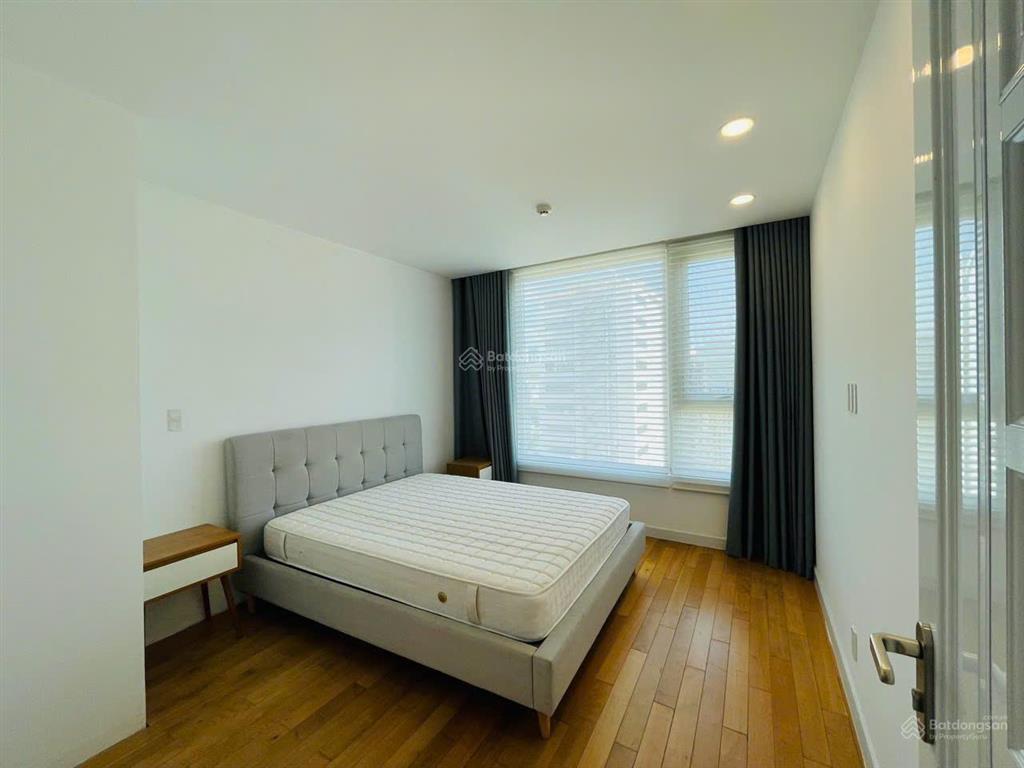 Bán căn hộ léman, quận 3( cũ), tặng 2 chỗ đậu xe 50 năm, 19.5 tỷ, 3pn, 120m², view trung tâm quận 1