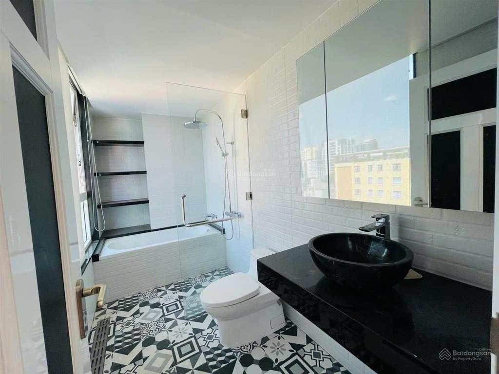 Bán căn hộ léman, quận 3( cũ), tặng 2 chỗ đậu xe 50 năm, 19.5 tỷ, 3pn, 120m², view trung tâm quận 1