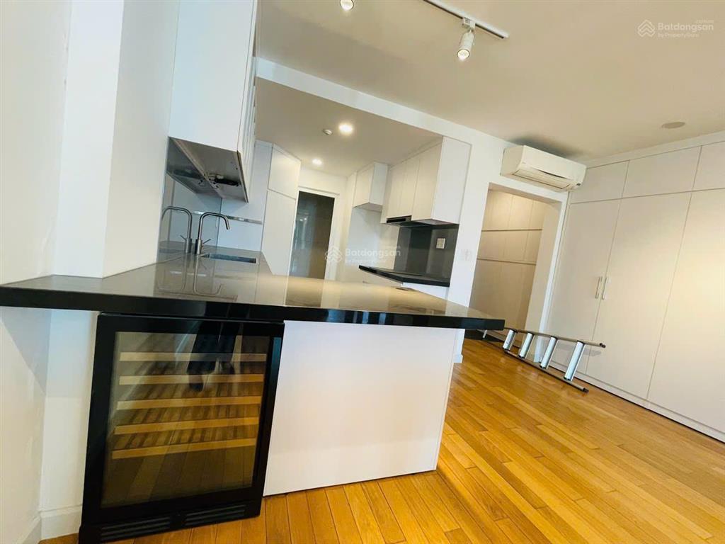 Bán căn hộ léman, quận 3( cũ), tặng 2 chỗ đậu xe 50 năm, 19.5 tỷ, 3pn, 120m², view trung tâm quận 1