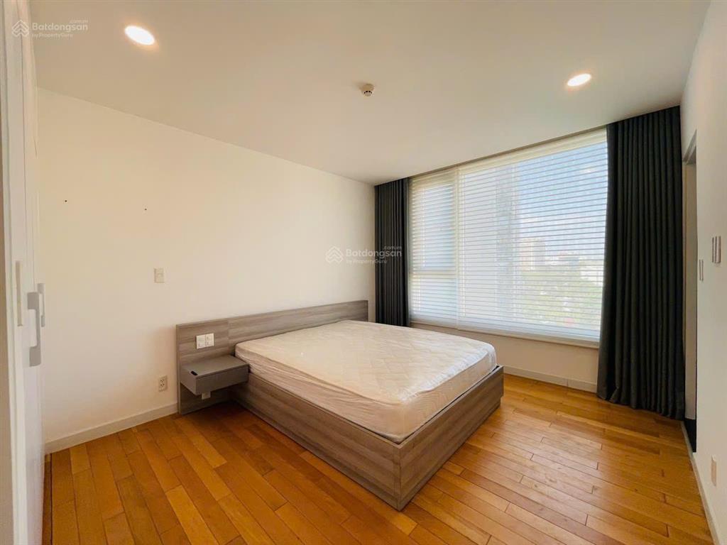 Bán căn hộ léman, quận 3( cũ), tặng 2 chỗ đậu xe 50 năm, 19.5 tỷ, 3pn, 120m², view trung tâm quận 1