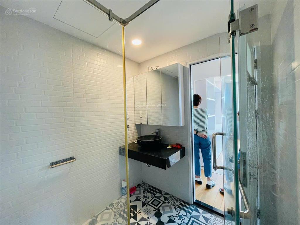 Bán căn hộ léman, quận 3( cũ), tặng 2 chỗ đậu xe 50 năm, 19.5 tỷ, 3pn, 120m², view trung tâm quận 1