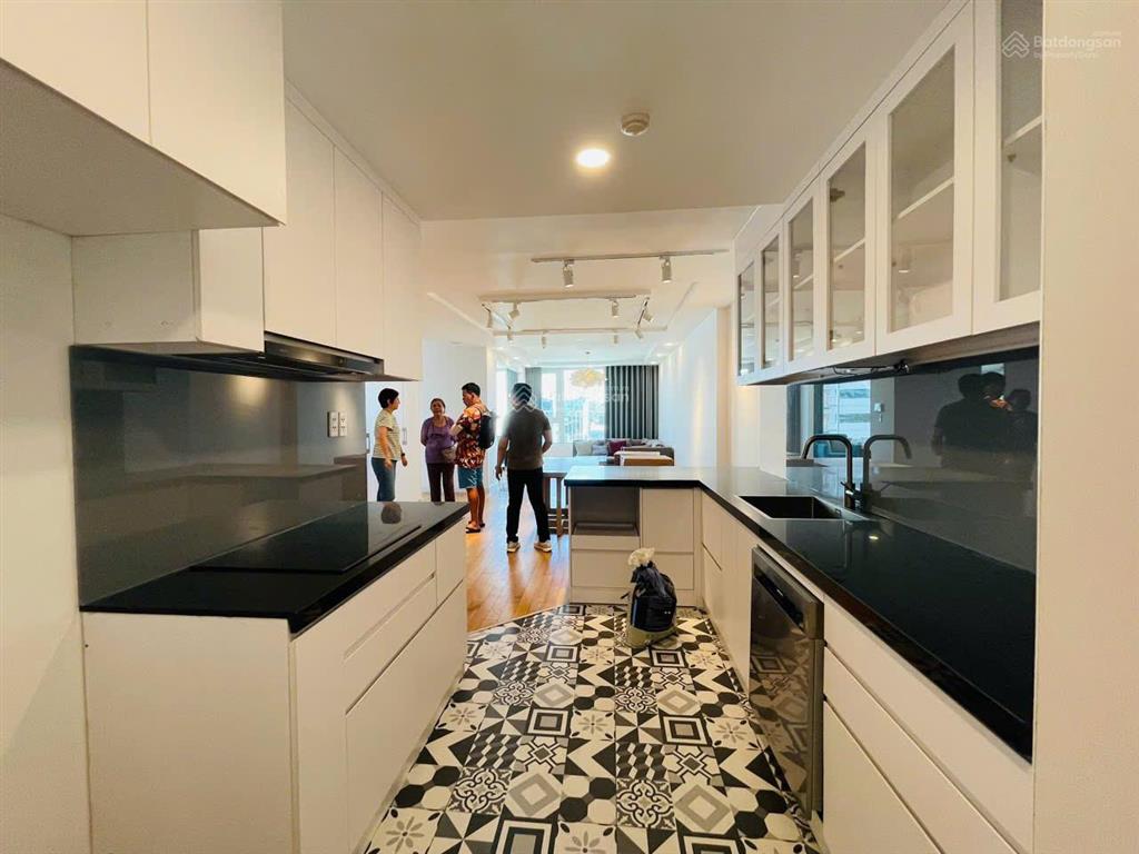 Bán căn hộ léman, quận 3( cũ), tặng 2 chỗ đậu xe 50 năm, 19.5 tỷ, 3pn, 120m², view trung tâm quận 1