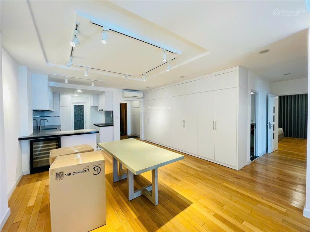 Bán căn hộ léman, quận 3( cũ), tặng 2 chỗ đậu xe 50 năm, 19.5 tỷ, 3pn, 120m², view trung tâm quận 1
