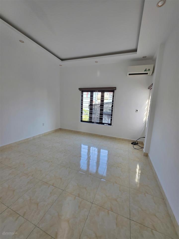 Nhà 3 tầng thành tô tràng cát ô tô đỗ cửa