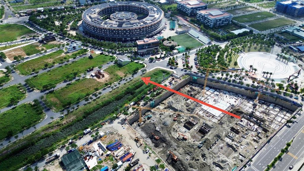 Bán đất mặt tiền view kềnh nhìn qua fpt plaza 4 sát trần quốc vượng fpt