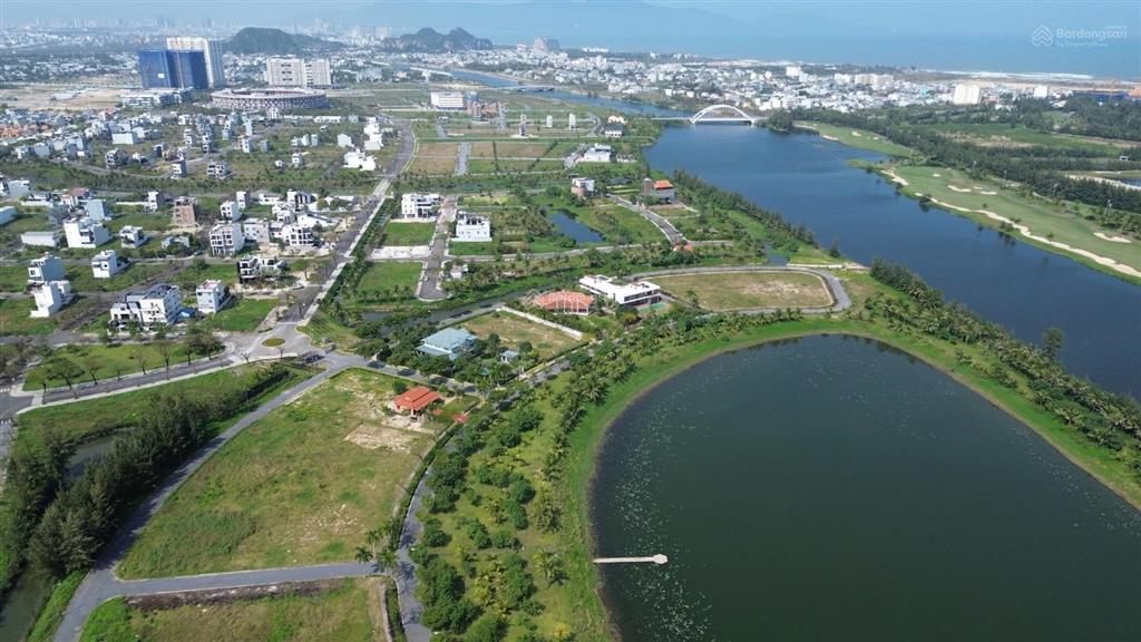 Hàng hiếm  bán lô góc view kênh và công viên fpt city ngang 10,5m