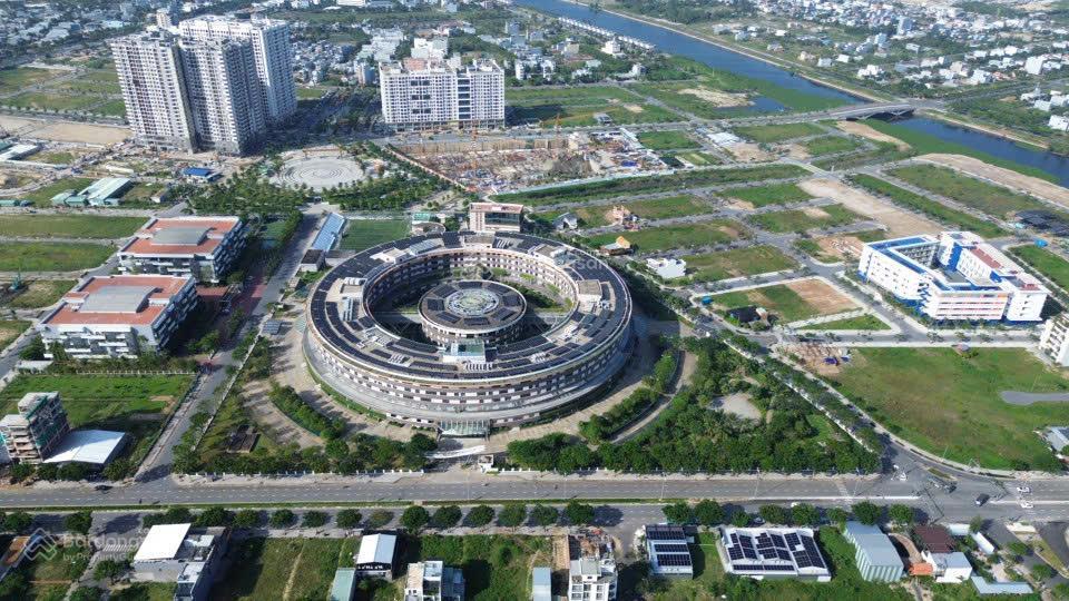 Hàng hiếm  bán lô góc view kênh và công viên fpt city ngang 10,5m