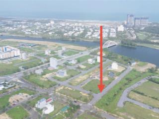 Hàng hiếm  bán lô góc view kênh và công viên fpt city ngang 10,5m