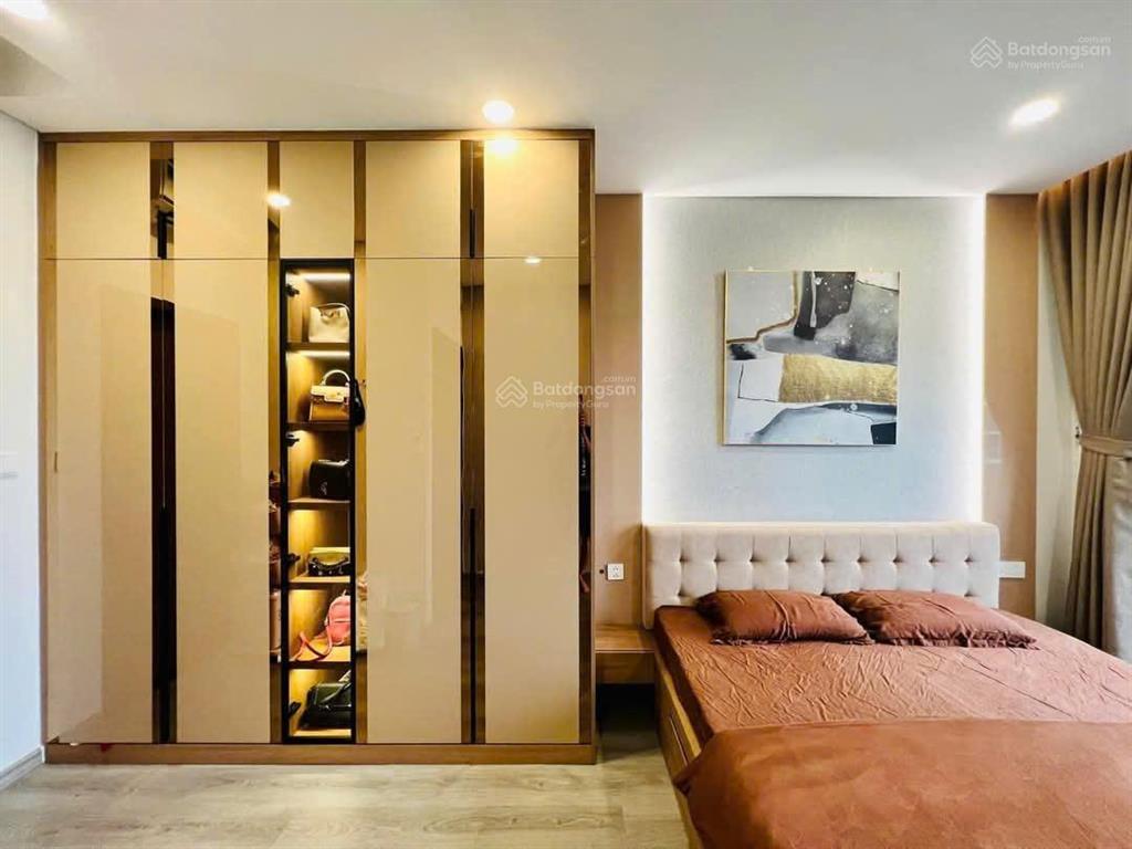Chính chủ bán valeo 3pn, căn góc hiếm ở chung cư (sổ hồng)