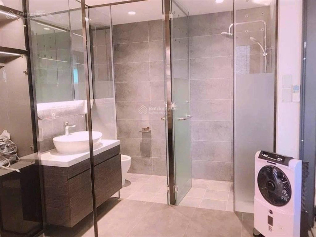Bán căn hộ 2pn 2wc, 66m2 chỉ với 4 tỷ tại hoa sen  lotus apartment, q11, hcm