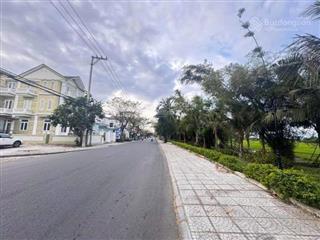 Sập giá ,đất mt đường lý thái tổ , view lúa . hội an
 dt 193m2 ngang 6m5  hướng đông bắc