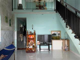 Nhà gác đúc kiệt oto nam cao , gần đường chính  dt 120m2 , ( trên sổ 80m2 ngoài sổ thêm 40m2