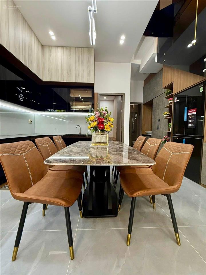 Nhà 3 tầng mt đường hồ tùng mậu nội thất cao cấp vị trí cực đẹp khu dân cư văn minh,