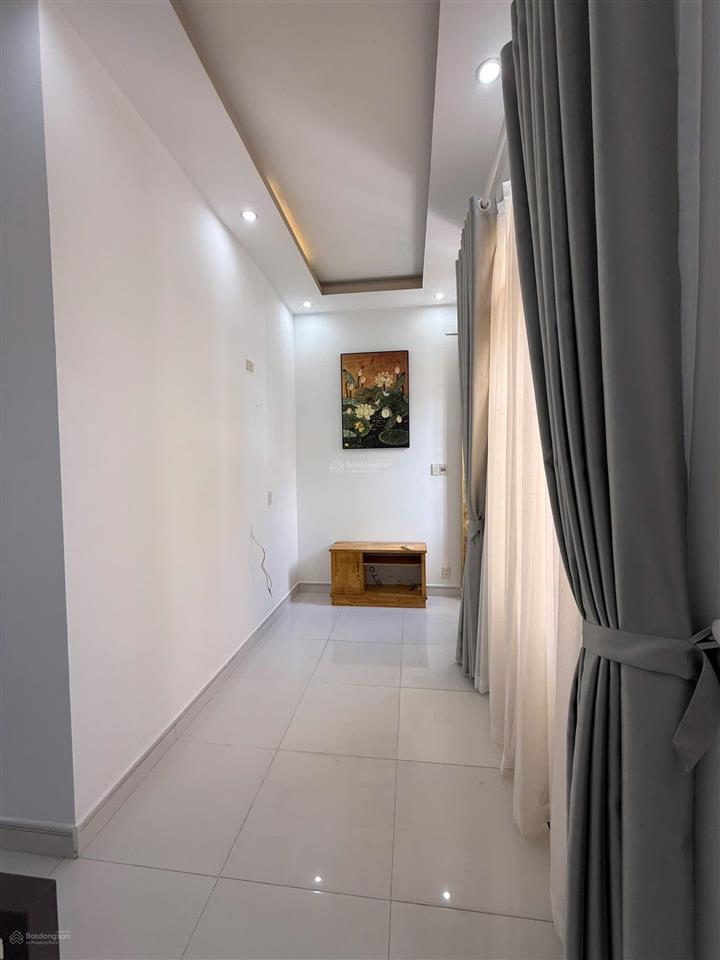 Nhà 2 tầng 2 mê đường nhánh trần xuân lê . thanh khê
 đường 3m7 vỉa hè 2m5