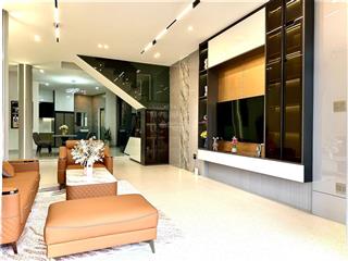 Nhà mới đón tết nhà 3 tầng full nội thất mt nguyễn hữu thọ đường 33m lề 7m .