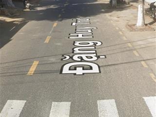 Đất mặt tiền đường 7m5 đặng huy trứ . hoà minh
 diện tích 101m2 ngang 5m  hướng tây bắc