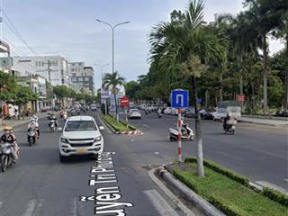 Nhà mặt tiền đường nguyễn tri phương , đối diện công viên 29/3  diện tích 352m2 ngang 8m6